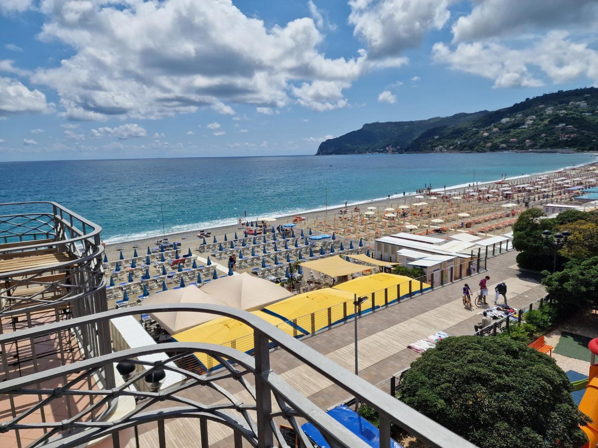 Hotel Miramare Spotorno Exterior foto