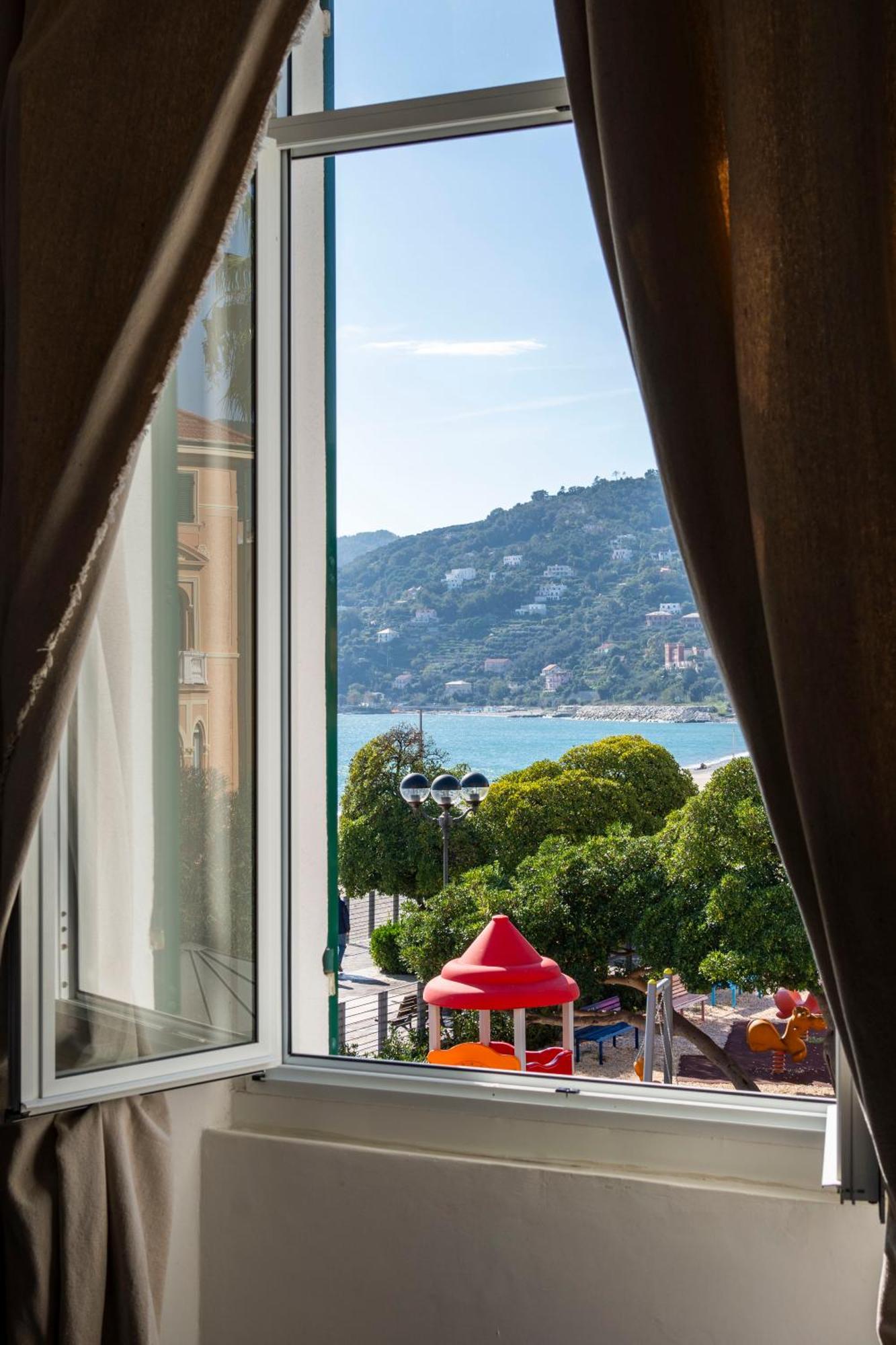 Hotel Miramare Spotorno Habitación foto